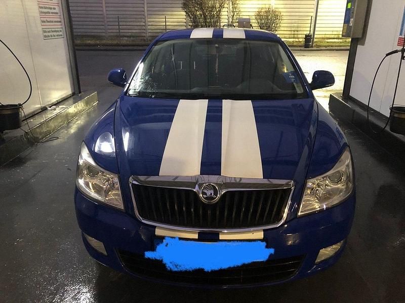 Blau Gebraucht 2009 Skoda Octavia | 3.100 € - Bild 1/4