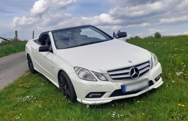 Weiß Gebraucht 2011 Mercedes E350 AMG line Cabrio | 15.000 € (Fairer Preis) - Bild 1/4