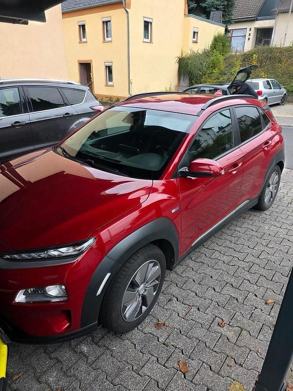 Rot Gebraucht 2019 Hyundai Kona Trend SUV | 16.000 € (Fairer Preis) - Bild 1/4