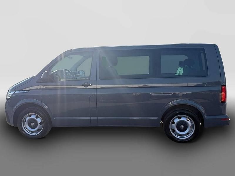 Usado VW Multivan Trendline 150 HP (110 kW) 2021 Cinzento Monovolume