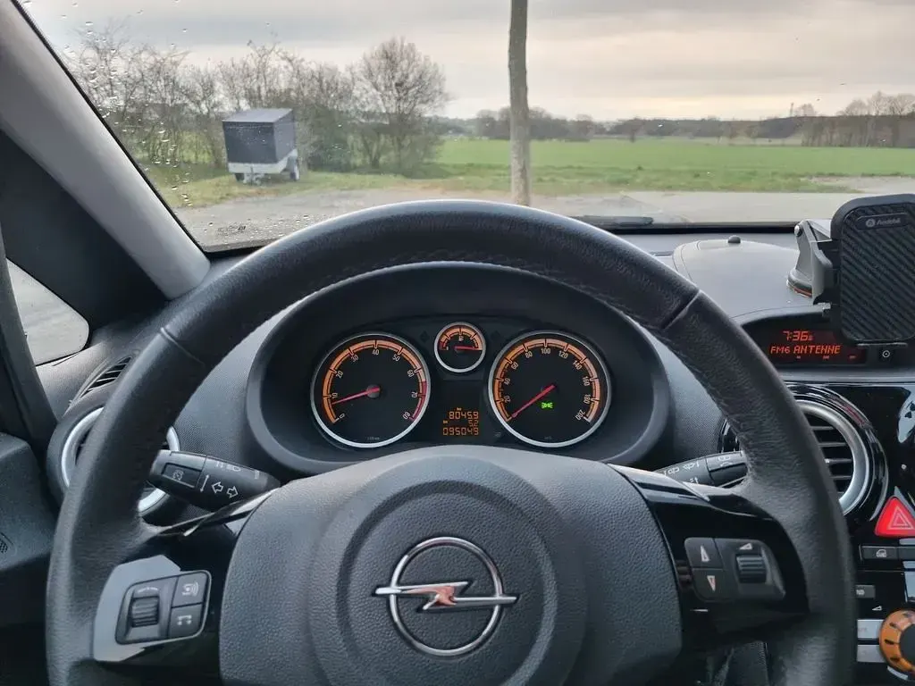 Gebraucht Opel Corsa Selection 87 PS (63 kW) 2014 Schwarz Kleinwagen
