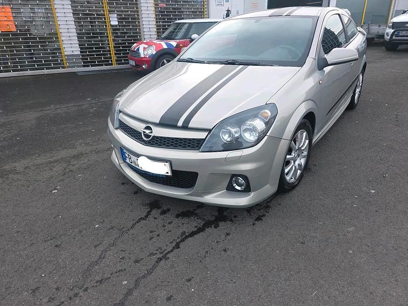 Gebraucht Opel Astra GTC 105 PS (77 kW) 2006 Silber Coupé
