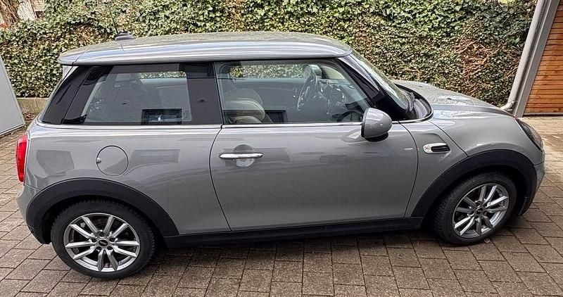 Usado Mini ONE 102 HP (75 kW) 2018 Cinzento Citadino