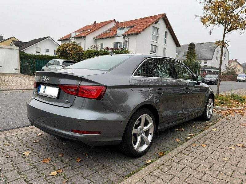 Gebraucht Audi A3 Ambition 150 PS (110 kW) 2014 Grau Limousine