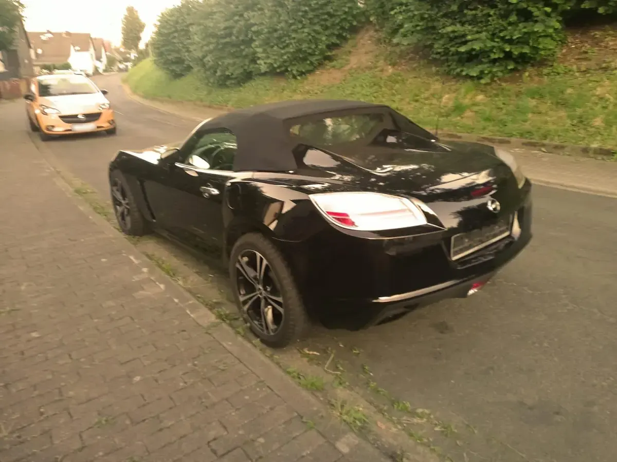 Usata Opel GT 265 CV (194 kW) 2009 Nero Cabrio