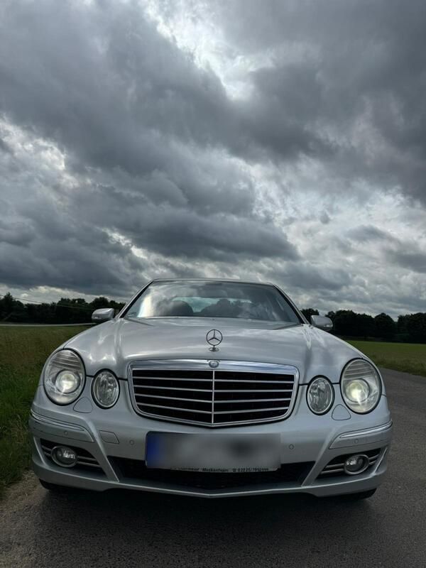 Silber Gebraucht 2007 Mercedes E200 Avantgarde Limousine | 4.800 € (Guter Preis) - Bild 1/4