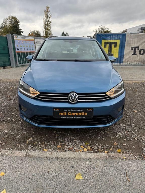 Blau Gebraucht 2015 VW Golf VII Trendline Limousine | 11.300 € (Fairer Preis) - Bild 1/4