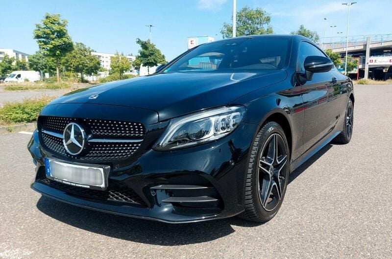 Schwarz Gebraucht 2021 Mercedes C400 AMG line Coupé | 40.500 € (Fairer Preis) - Bild 1/4