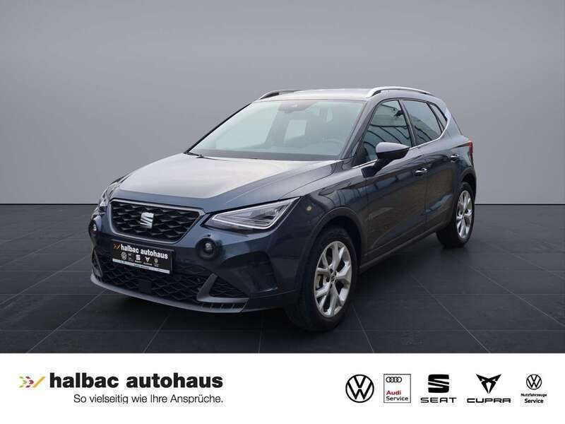 Magnetic grau metallic Gebraucht 2024 Seat Arona FR SUV | 24.420 € (Etwas zu teuer) - Bild 1/4