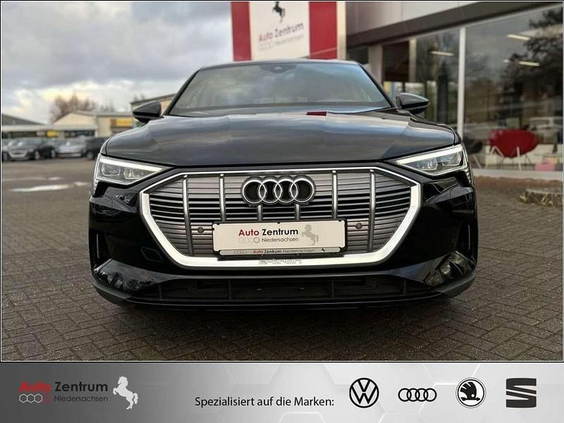 Gebraucht Audi e-tron Ambiente 300 kW (408 PS) 2023 Brilliant black SUV
