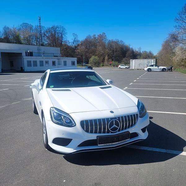 Gebraucht Mercedes SLC200 184 PS (135 kW) 2018 Schwarz Cabrio