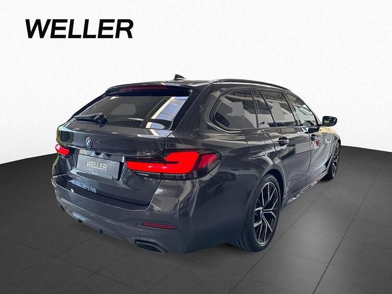 Gebraucht BMW 520 Performance 190 PS (139 kW) 2023 Sophistograu (grau) Kombi