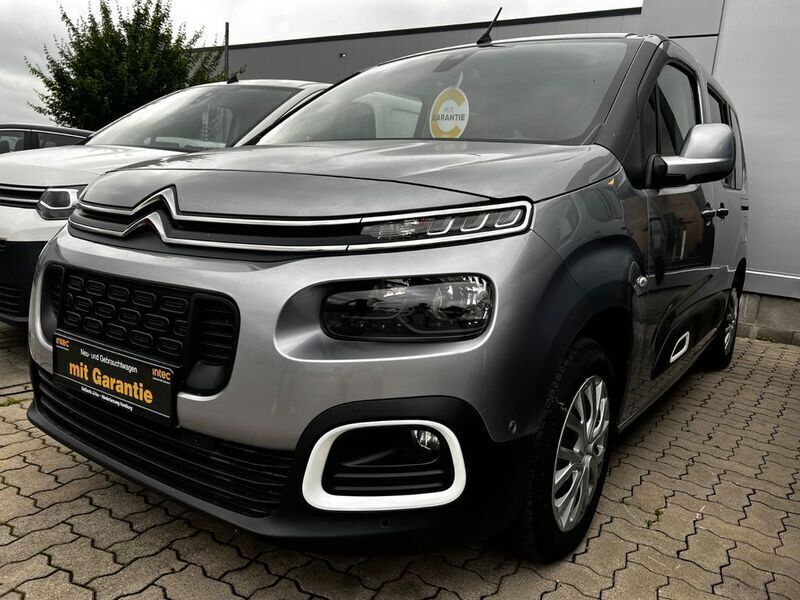 Grau Gebraucht 2020 Citroën Berlingo Feel Van / Kleinbus | 14.850 € (Guter Preis) - Bild 1/4
