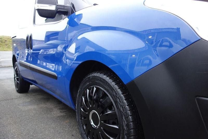 Second-hand Opel Combo 120 CP (88 kW) 2014 Albastru Monovolum