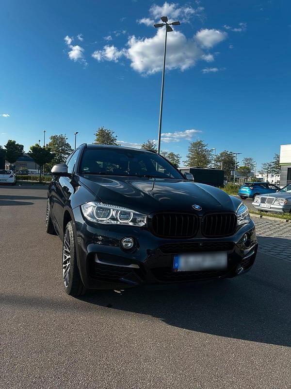 Blau Gebraucht 2017 BMW X6 M50 SUV | 40.000 € (Fairer Preis) - Bild 1/4