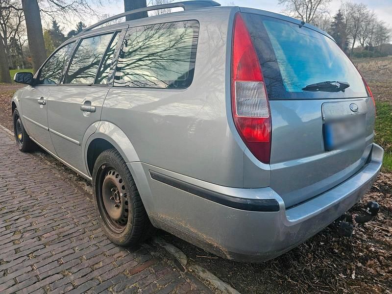 Gebraucht Ford Mondeo 125 PS (91 kW) 2003 Andere farben Kombi