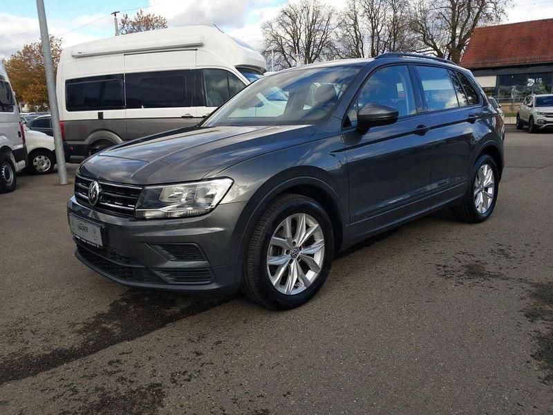 Gebraucht VW Tiguan Trendline 125 PS (91 kW) 2017 Indiumgrau metallic SUV