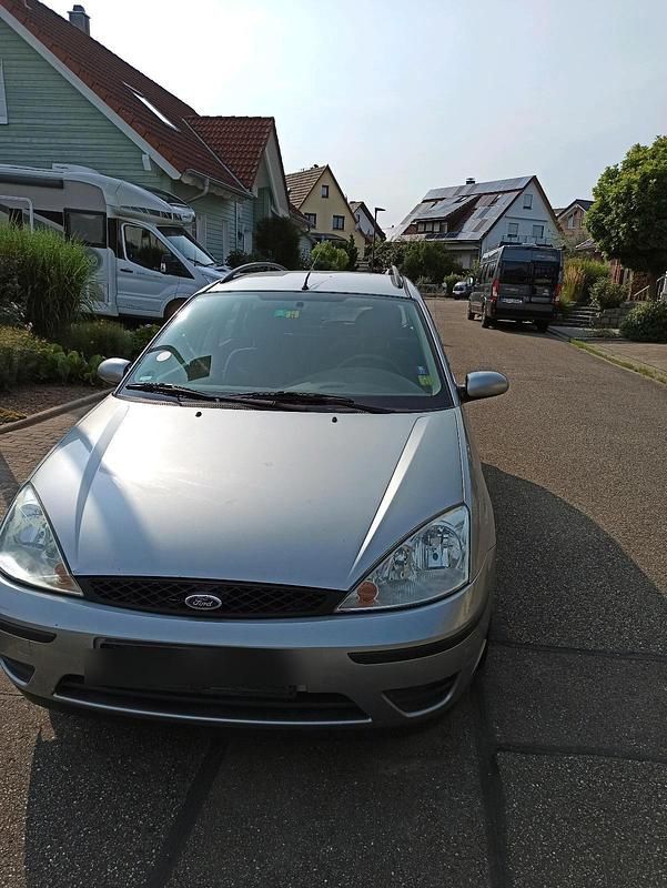 Silber Gebraucht 2004 Ford Focus Kombi | 320 € - Bild 1/4