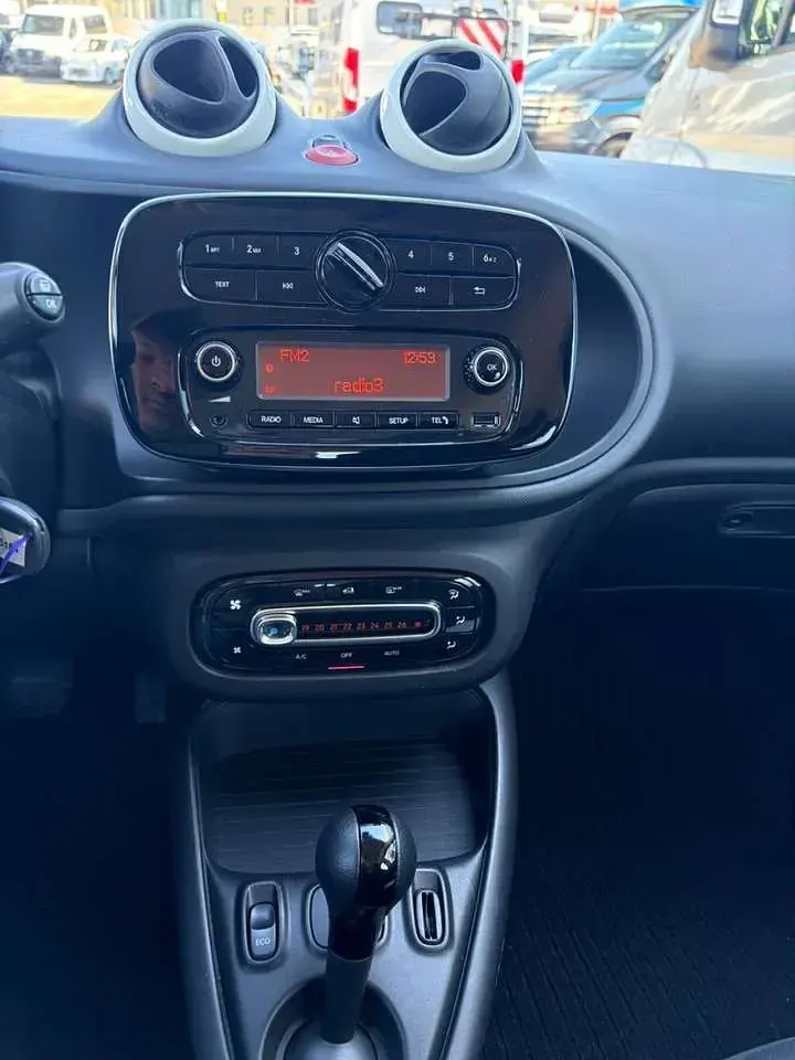 Gebraucht Smart ForFour Electric Drive 60 kW (82 PS) 2020 Weiß Kleinwagen