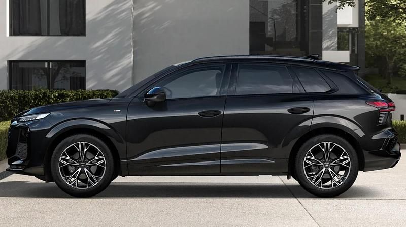 Nouă Audi Q3 Advanced 150 CP (110 kW) 2025 Negru SUV