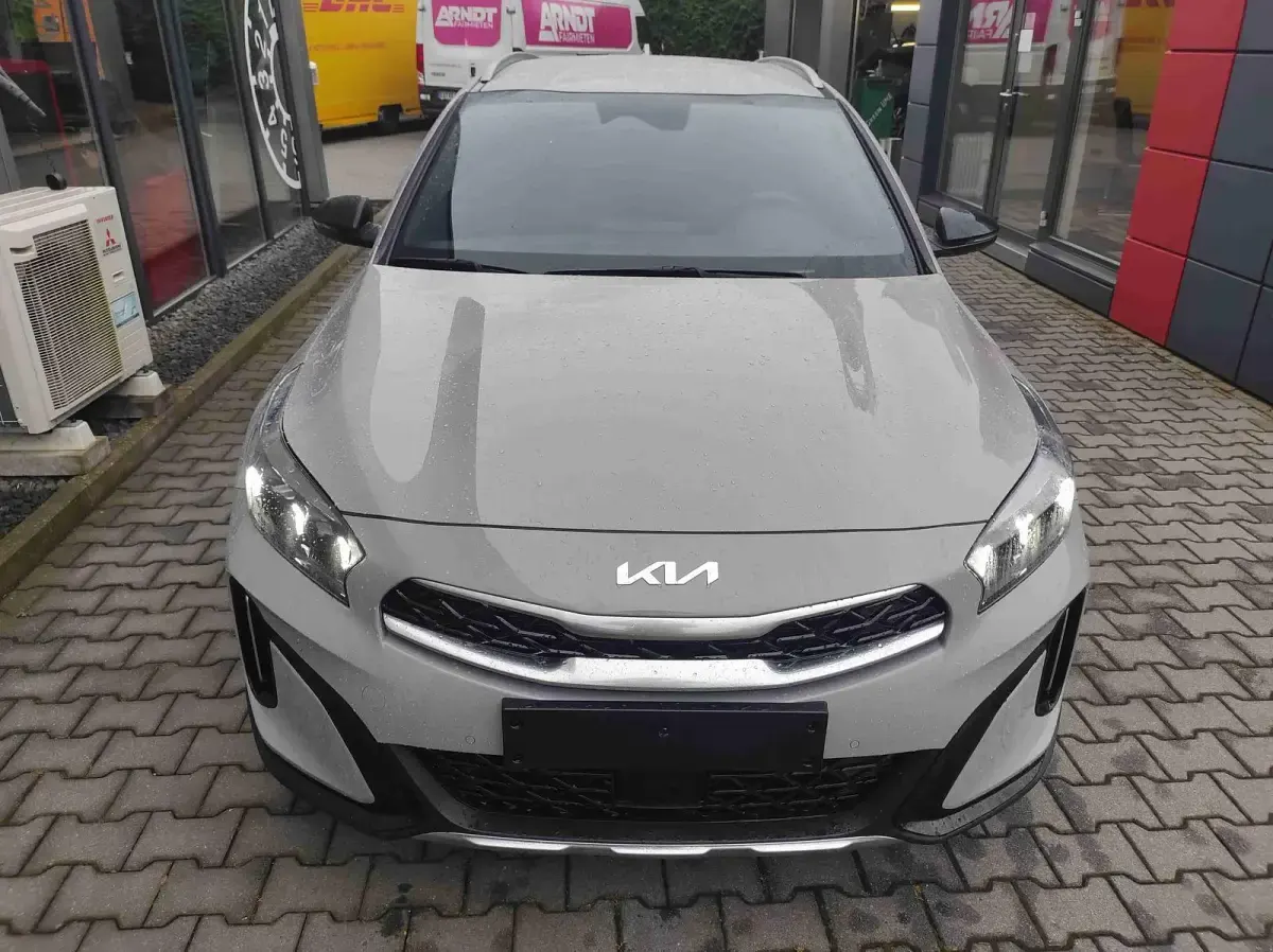 Neu Kia XCeed 179 PS (131 kW) 2025 Wolfsgrau SUV