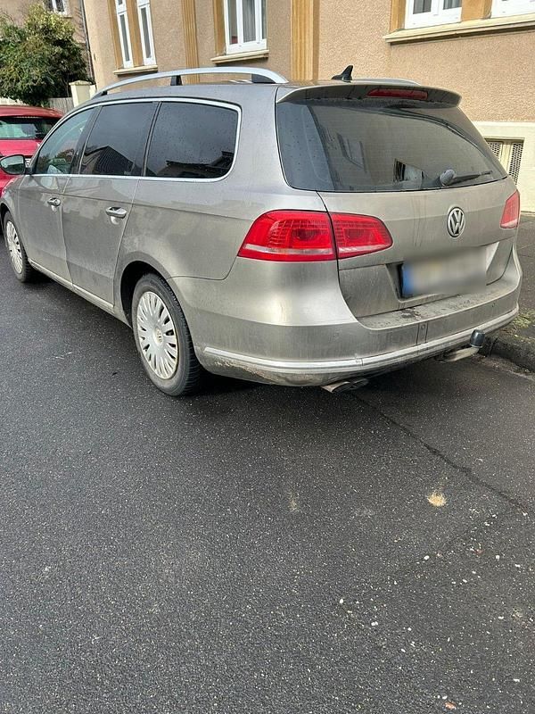 Gebraucht VW Passat 140 PS (102 kW) 2012 Andere farben Kombi