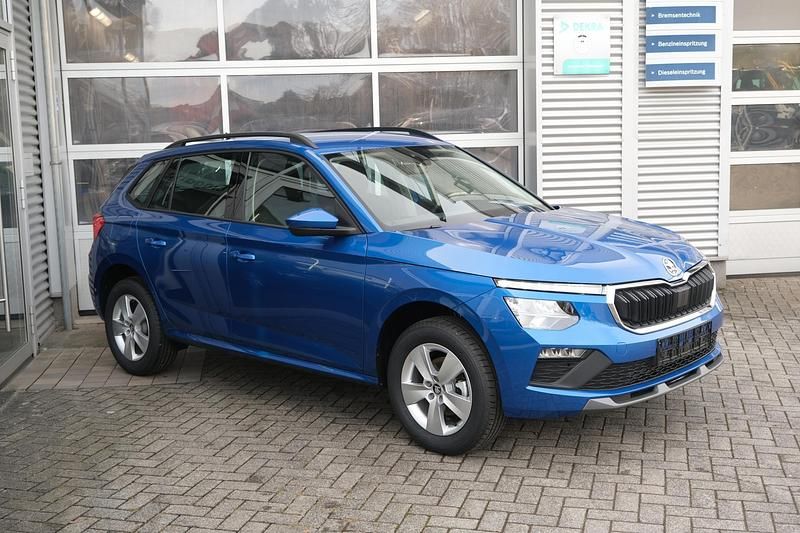 Neu Skoda Kamiq Selection 116 PS (85 kW) 2025 Race blau metallic SUV