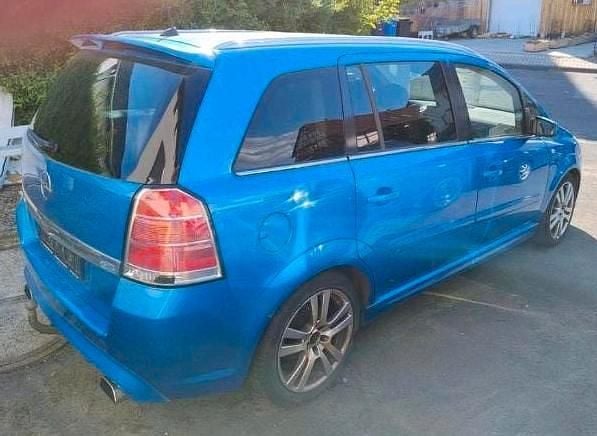 Blau Gebraucht 2007 Opel Zafira OPC Van / Kleinbus | 3.600 € - Bild 1/4
