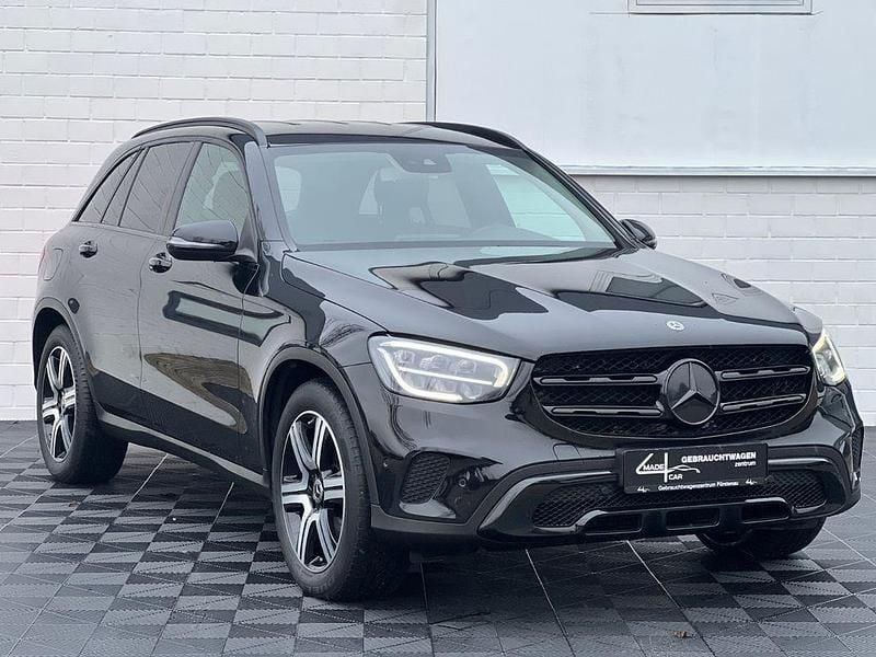 Gebraucht Mercedes GLC200 Night 197 PS (144 kW) 2020 Schwarz SUV