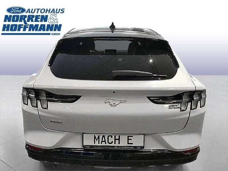 Gebraucht Ford Mustang Mach-E Extended Range 258 kW (351 PS) 2023 Starweiß metallic SUV