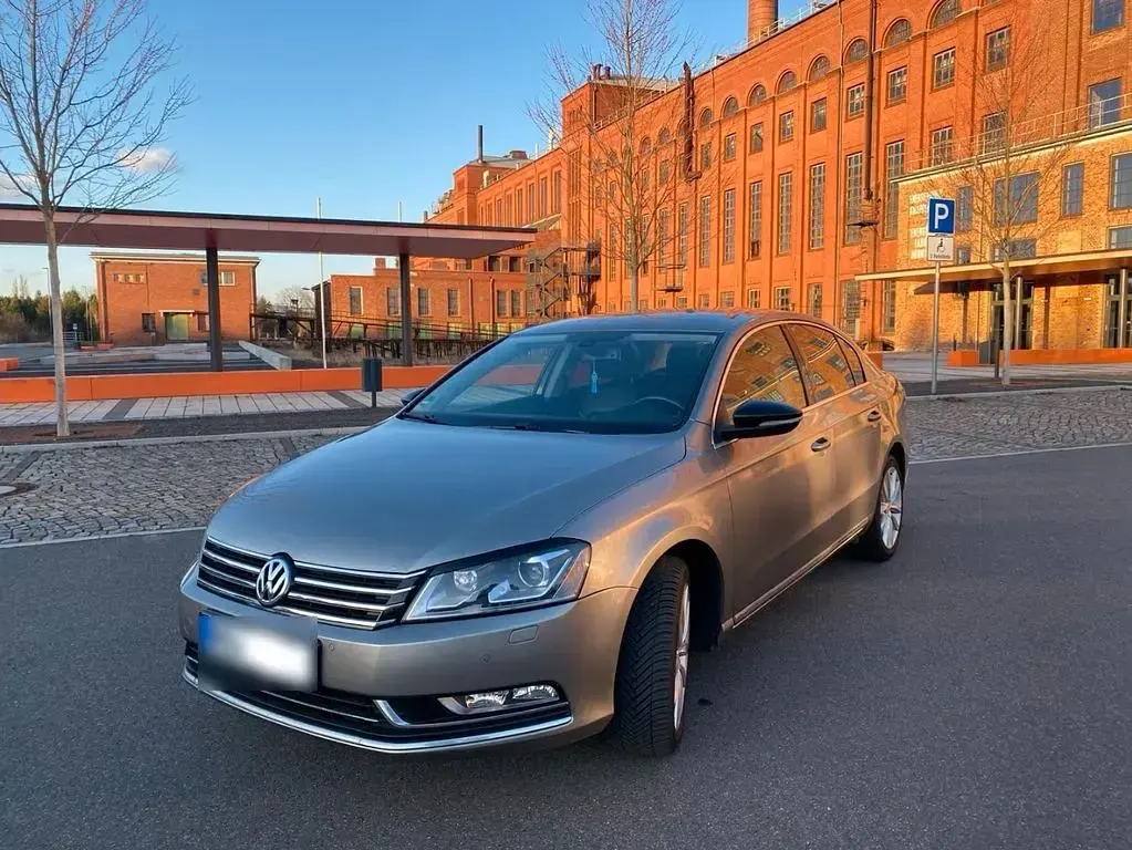 Gebraucht VW Passat Highline 211 PS (155 kW) 2013 Beige Limousine