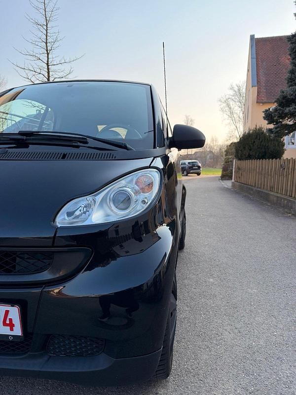 Gebraucht Smart ForTwo Coupé 61 PS (44 kW) 2011 Schwarz Coupé