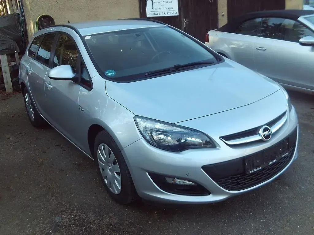 Gebraucht Opel Astra 140 PS (102 kW) 2014 Grau Kombi