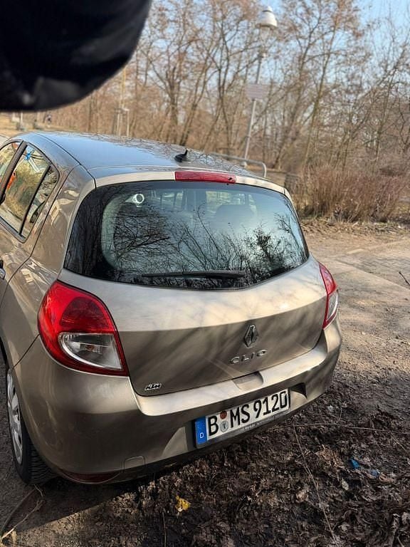 Gebraucht Renault Clio IV 75 PS (55 kW) 2012 Braun Limousine