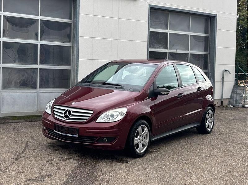 Rot Gebraucht 2007 Mercedes B170 Van / Kleinbus | 1.480 € (Superpreis) - Bild 1/4
