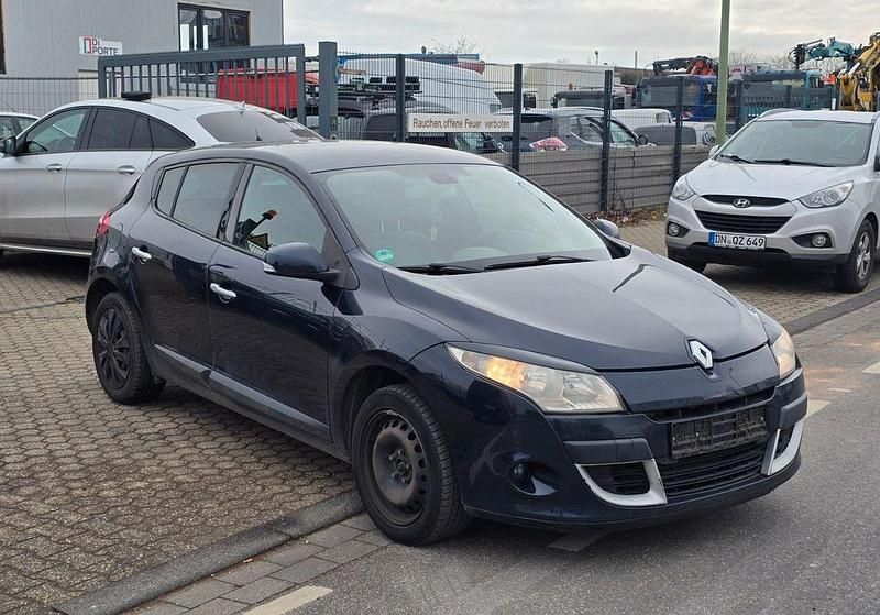Blau Gebraucht 2009 Renault Mégane III Luxe Limousine | 1.800 € (Superpreis) - Bild 1/4