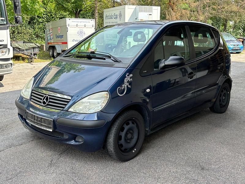 Blau Gebraucht 2002 Mercedes A140 Limousine | 590 € - Bild 1/4