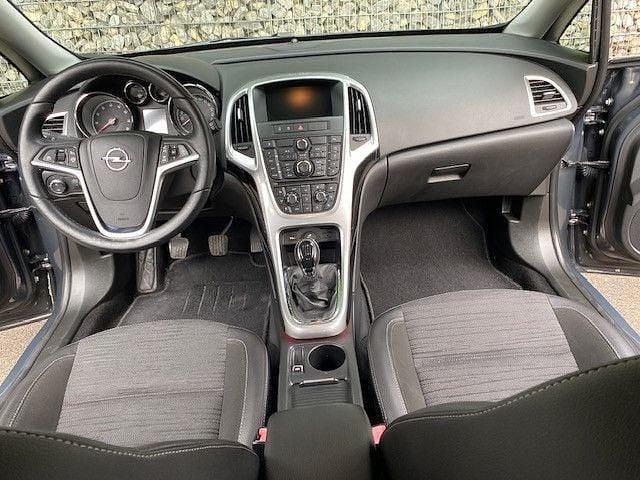 Gebraucht Opel Astra Energy 140 PS (102 kW) 2014 Grau Limousine