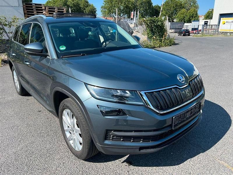 Grau Gebraucht 2020 Skoda Kodiaq Ambition SUV | 21.999 € (Superpreis) - Bild 1/4