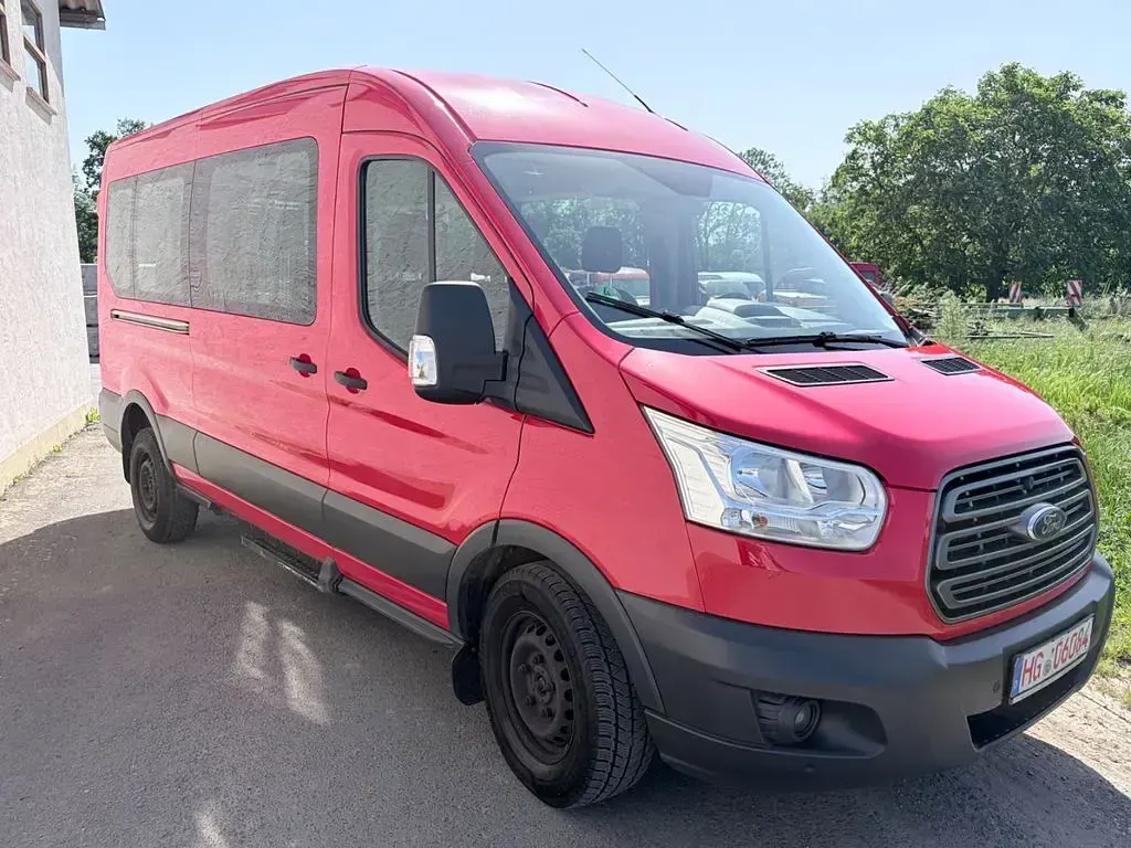 Gebraucht Ford Transit Trend 105 PS (77 kW) 2019 Rot Kombi