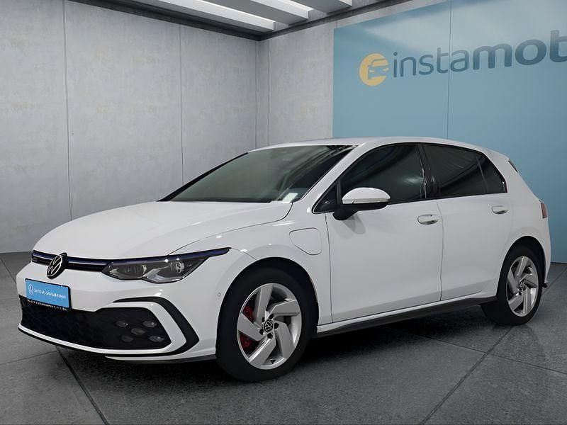 Weiß Gebraucht 2022 VW Golf VIII Kleinwagen | 22.499 € (Guter Preis) - Bild 1/4