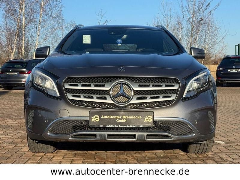 Gebraucht Mercedes GLA200 156 PS (114 kW) 2017 Grau SUV