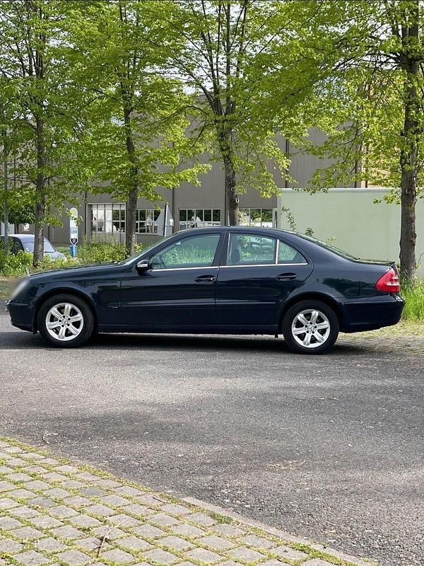Gebraucht Mercedes E240 177 PS (130 kW) 2004 Limousine