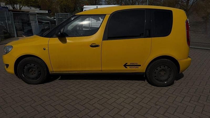 Używany Skoda Roomster Active 90 KM (66 kW) 2014 Niebieski Minivan