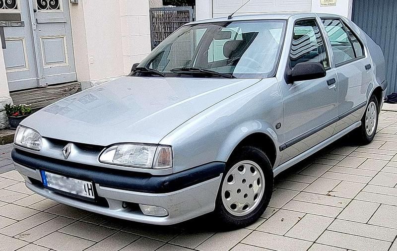 Gebraucht 1994 Renault 19 Limousine | 4.350 € - Bild 1/4