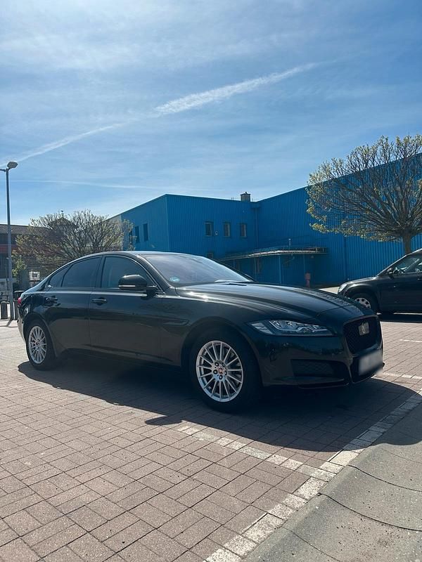 Second-hand Jaguar XF 2019 Negru Berlinǎ