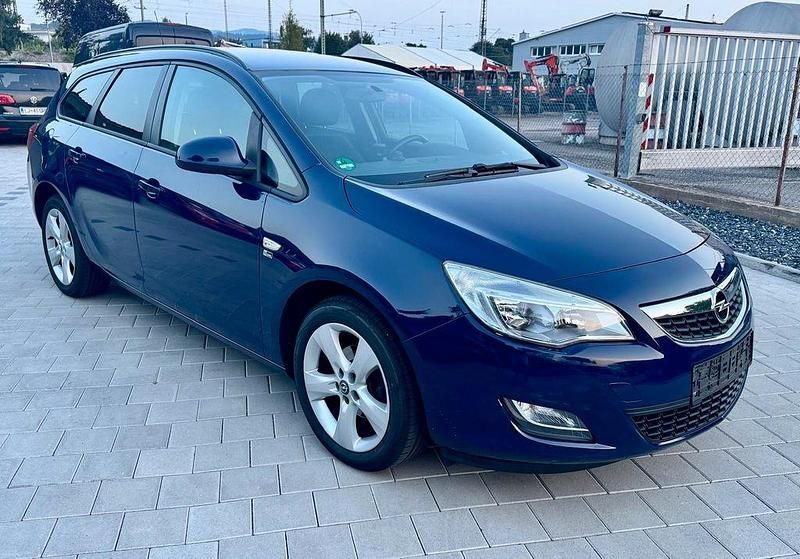Blau Gebraucht 2012 Opel Astra Kombi | 5.990 € (Fairer Preis) - Bild 1/4