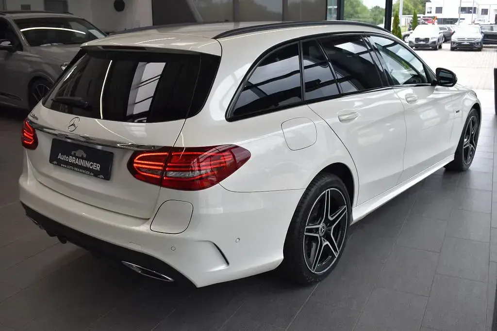 Gebraucht Mercedes C300e AMG line 306 PS (225 kW) 2020 Weiß Limousine