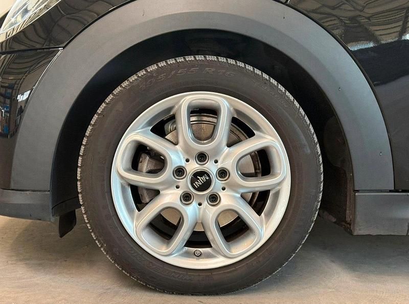 Używany Mini Cooper 136 KM (100 kW) 2021 Czarny Hatchback