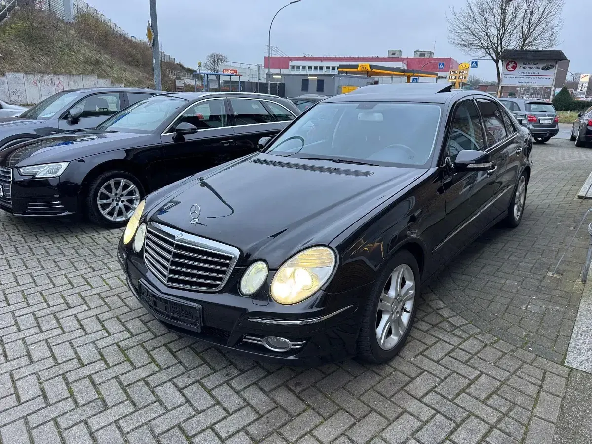 Gebraucht Mercedes E320 Avantgarde 224 PS (164 kW) 2006 Schwarz Limousine